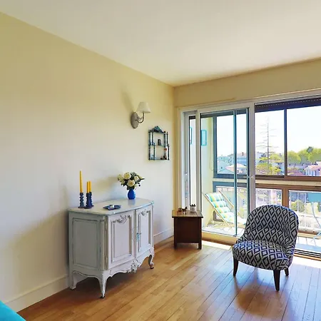 Apartment Pour 2 Pers. Pres Du Marche, Parking Prive, Ascenseur, Terrasse - - Fr-1-494-194